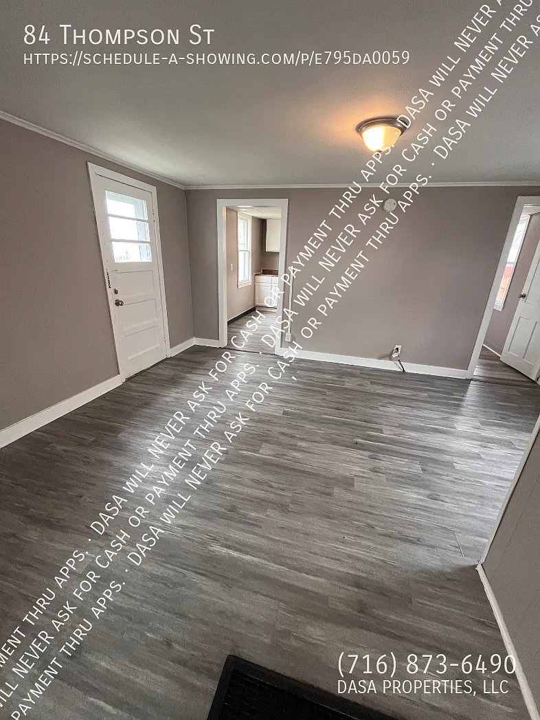 84 Thompson House - 4 Bed / 1 Bath — Photo 3