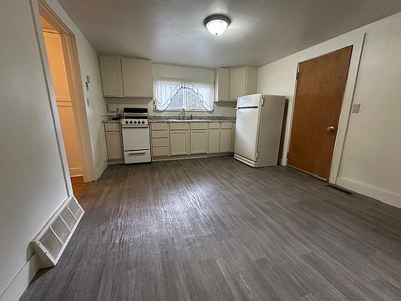 2nd image of 1124 Pulliam Ave