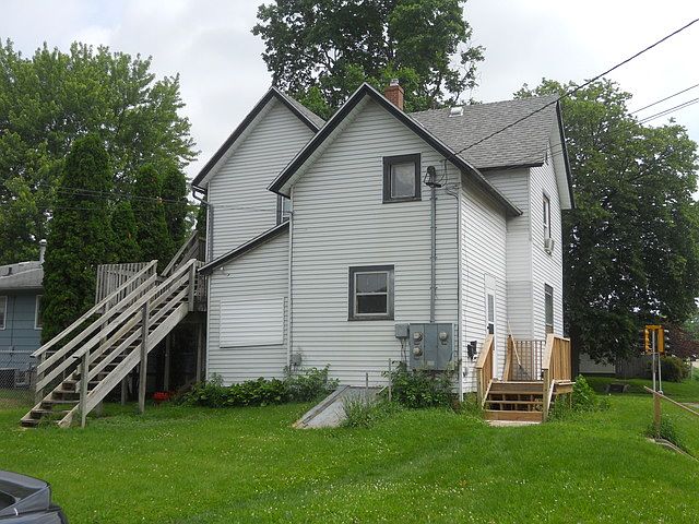 2nd image of 301 16th Ave