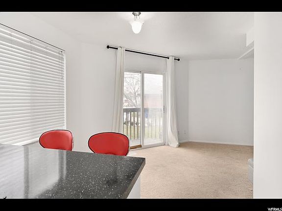 4th image of 709 Jackson Park Pl