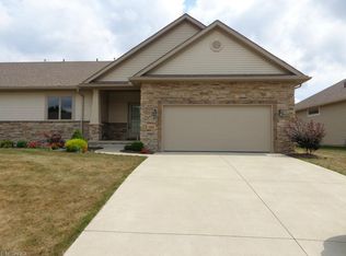 1215 Meadowbrook Dr, Dover, OH 44622