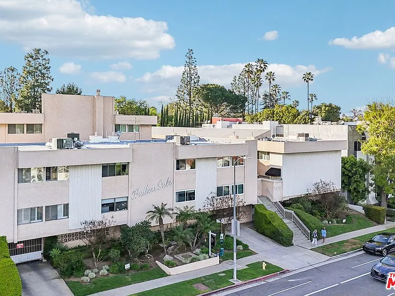 5139 Balboa Blvd #2 — Photo 35