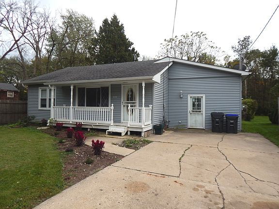 2nd image of 10721 W Woodland Ave