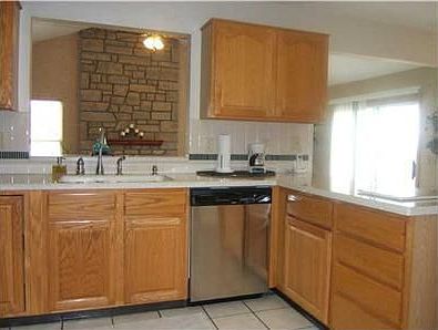 3rd image of 828 Lismore Pl