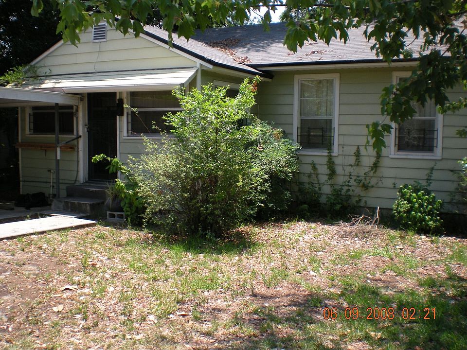 1st image of 304 SW Miller Ter