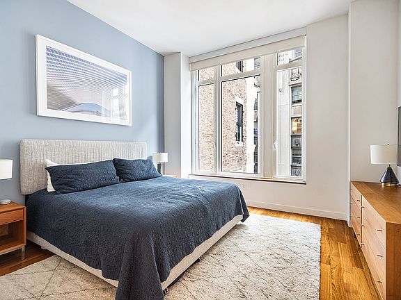 5th image of 15 William St APT 17H