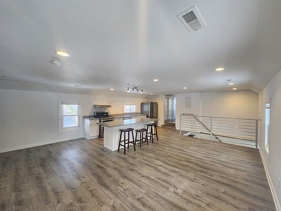5th image of 4302 John Ave #Up