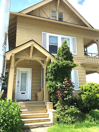 5525 15th Ave NE Photo 1