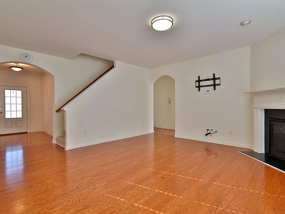 3rd image of 2830 Amalfi Way