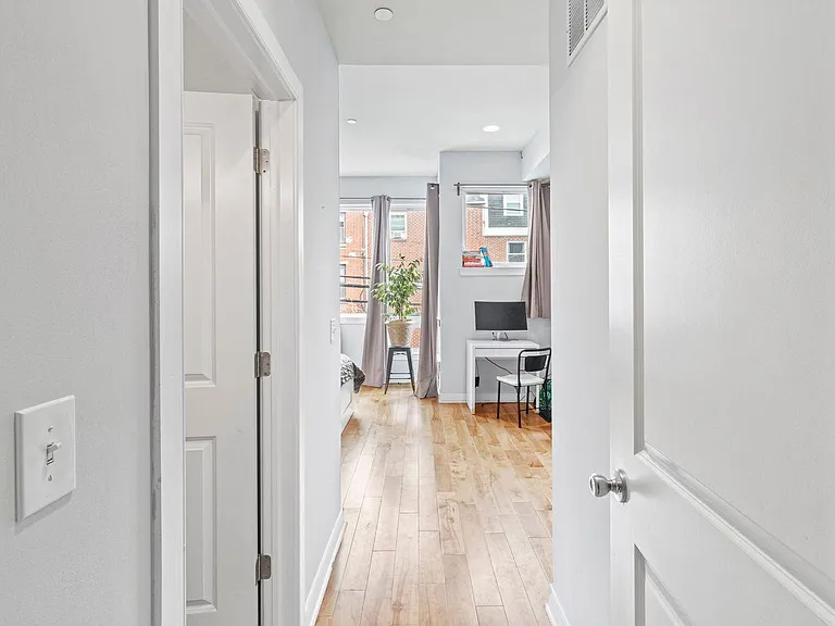 418 Fairmount Ave — Photo 16