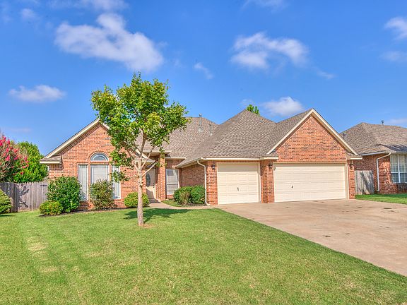 5th image of 909 Abigail Ln