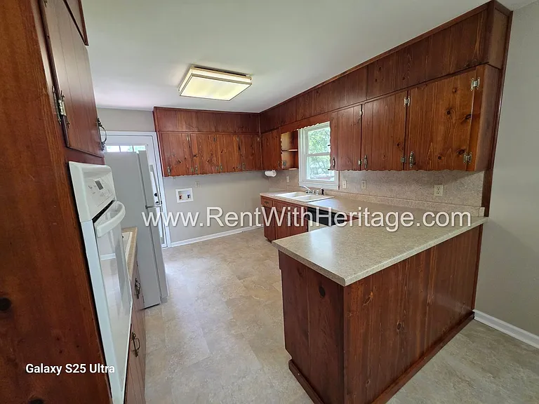 6266 Melrose St — Photo 10