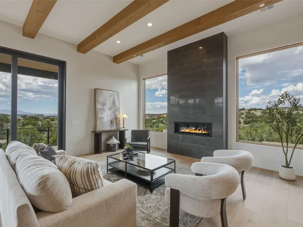 2 Vista Del Cielo, Santa Fe, NM 87506