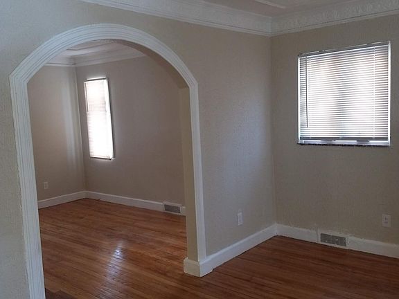 4th image of 17537 Greenlawn St