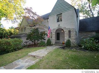 89 Oak Ln, Rochester, NY 14610