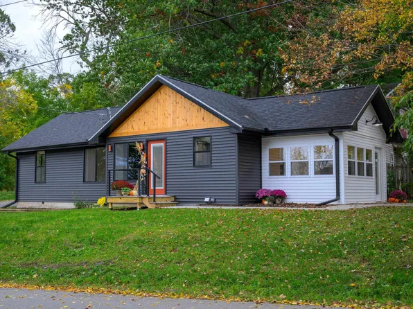 3101 Shadyside Dr, Stoughton, WI 53589