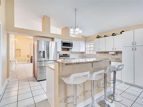2nd image of 3101 CAYMAN WAY