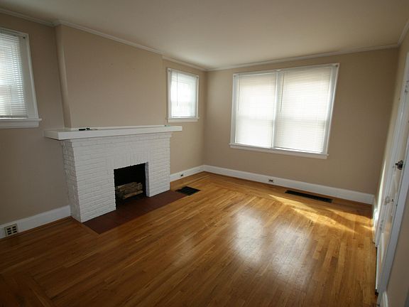 4th image of 832 Saint James Ave