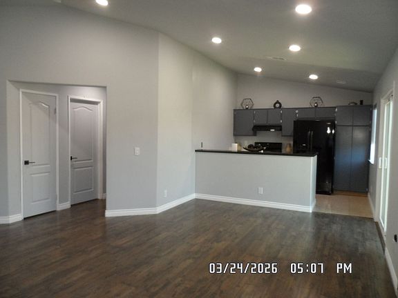 5th image of 15019 Hopland St
