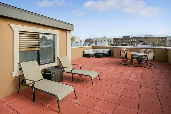 Sold by HomeDax Real Estate | media 20