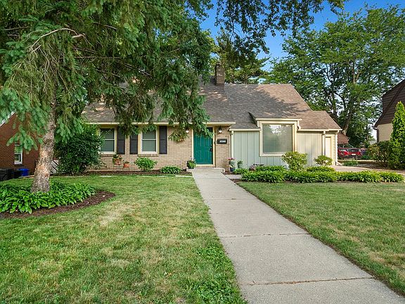2nd image of 1611 Fairview Ct