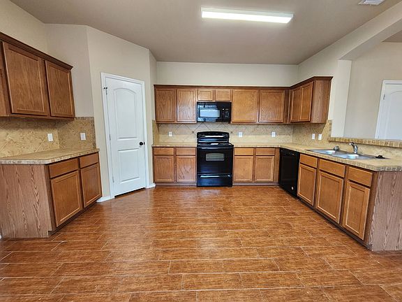 3rd image of 307 Rosalie Dr