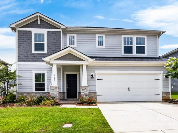 1041 Red Apple St, Monroe, NC 28110