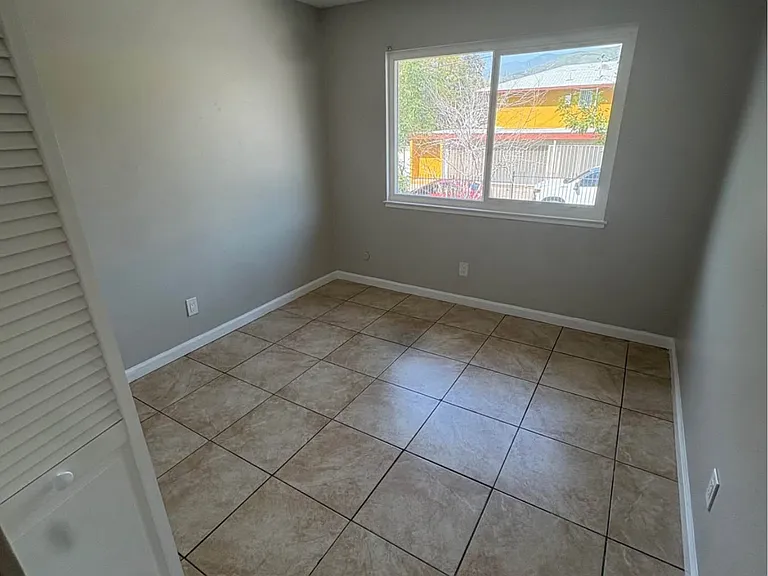 3518 Rainbow Ln — Photo 4