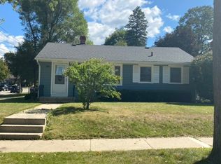 741 Cedar Ave, Elgin, IL 60120