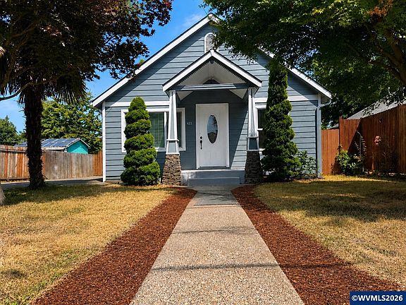 3rd image of 421 Stark St