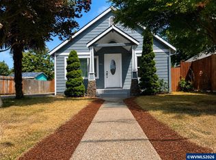 421 Stark St, Woodburn, OR 97071