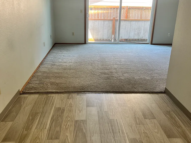 37 SE 53rd Ave — Photo 3
