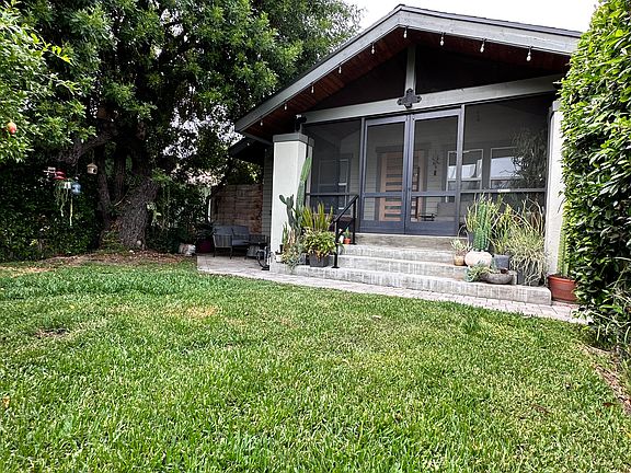 3rd image of 361 Vine St #0