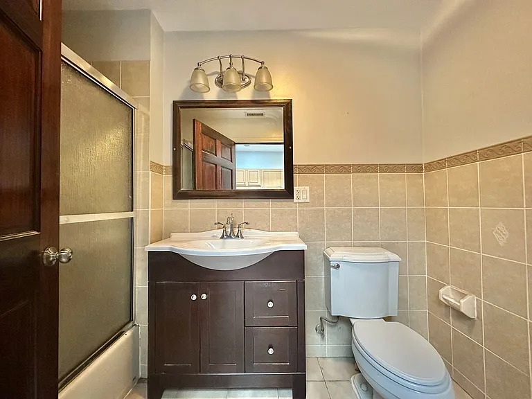 831 Chapel St — Photo 7
