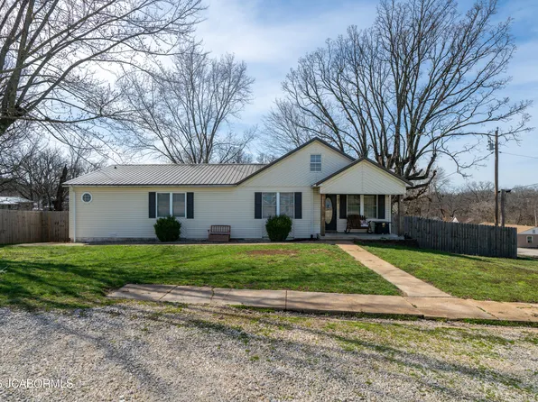 107 Center St, Crocker, MO 65452