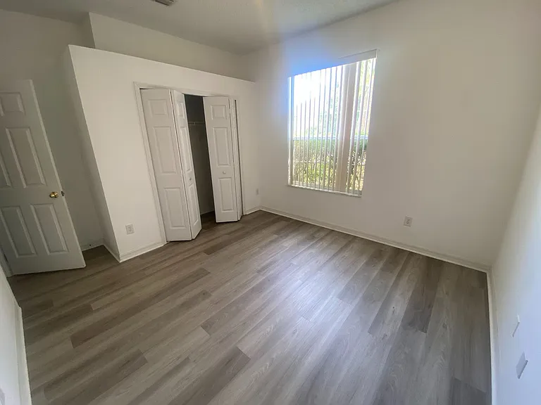 1239 Dunbrooke St — Photo 15