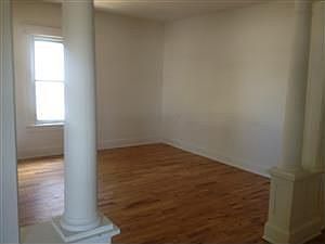 4th image of 1328 Elm St #1