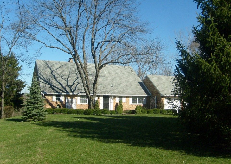1st image of 2900 Fox Hollow Rd