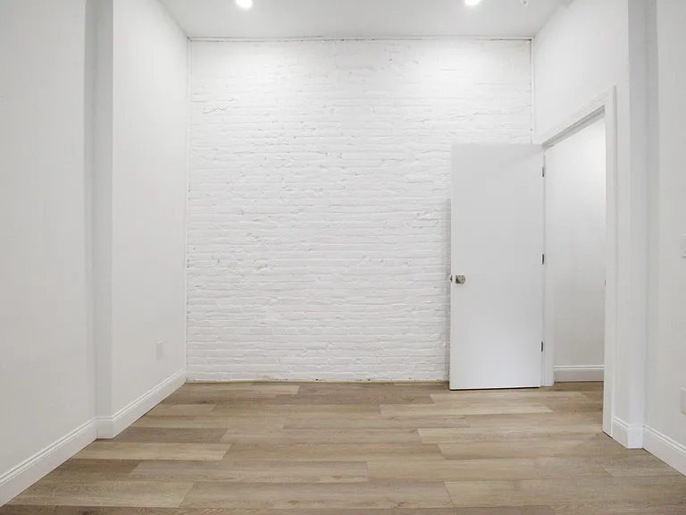 3619 Powelton Ave #1R — Photo 11