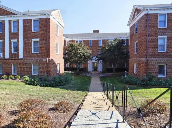 922 S Washington St APT 205, Alexandria, VA 22314