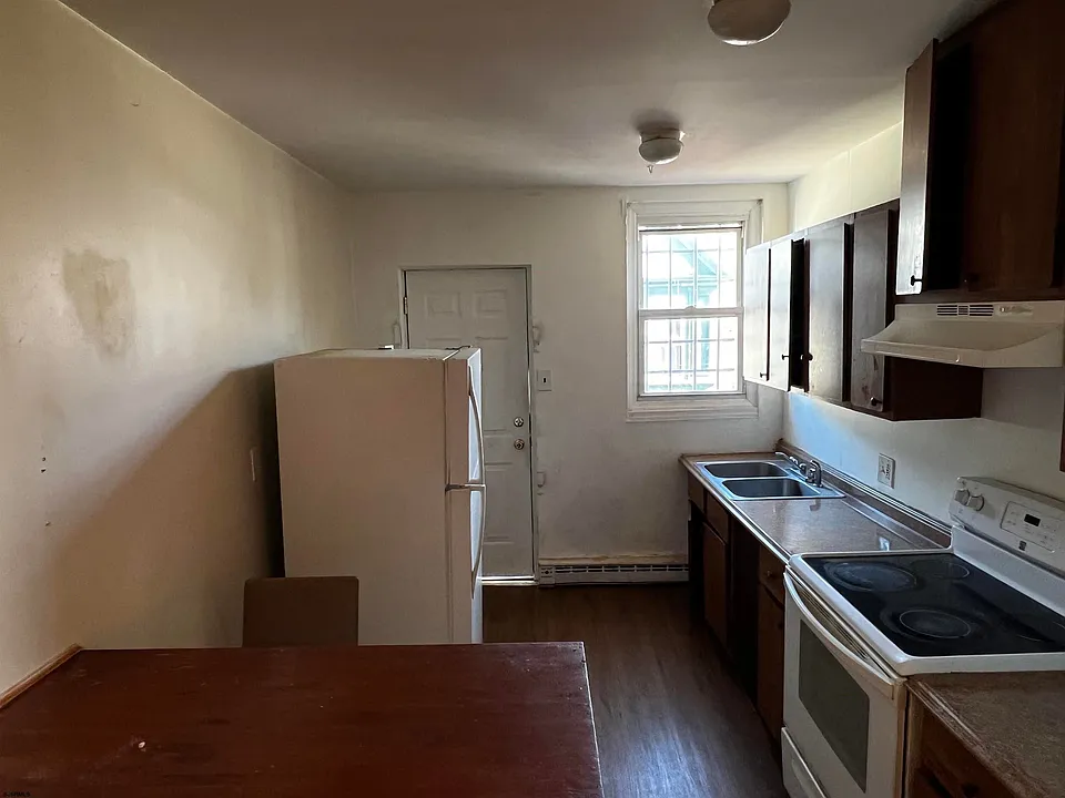 2504 Atlantic Ave #2