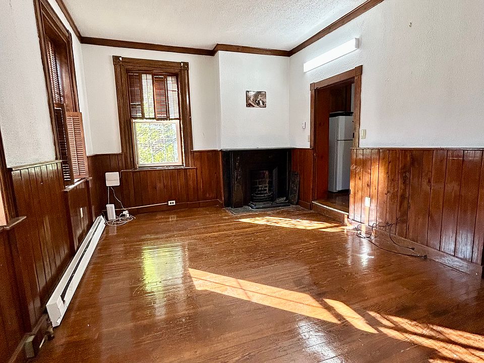 1st image of 144 Chester St Front 1