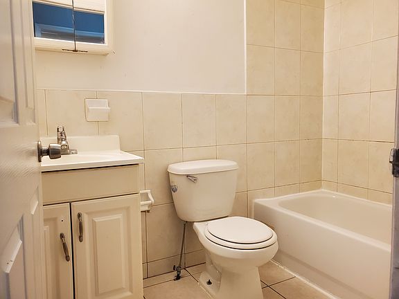 5th image of 261 Halladay St #3E