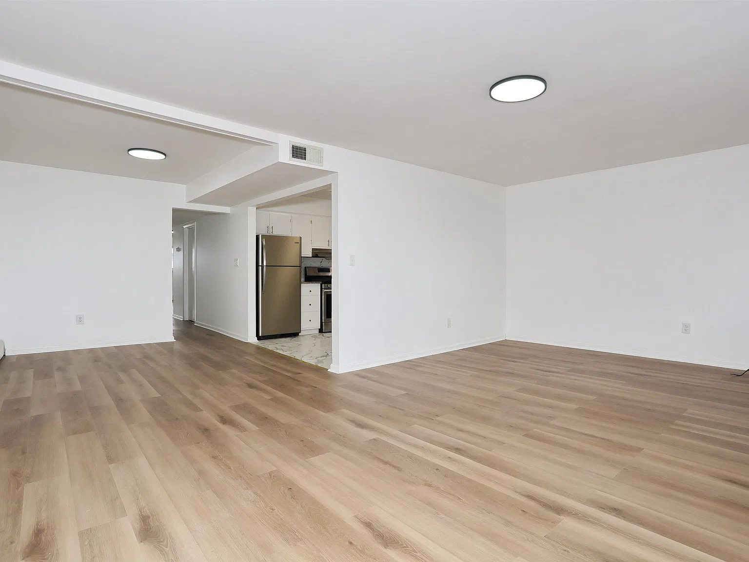 3 bed, 1.0 bath, $2,800 — Photo 3