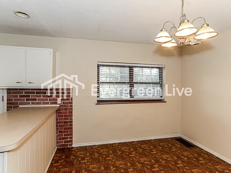2161 Sylved Ln — Photo 5