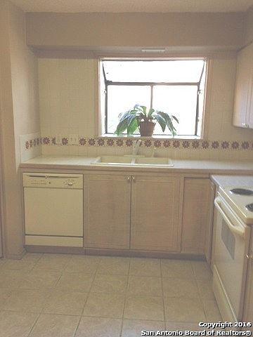 2nd image of 2935 Nacogdoches Rd APT 104