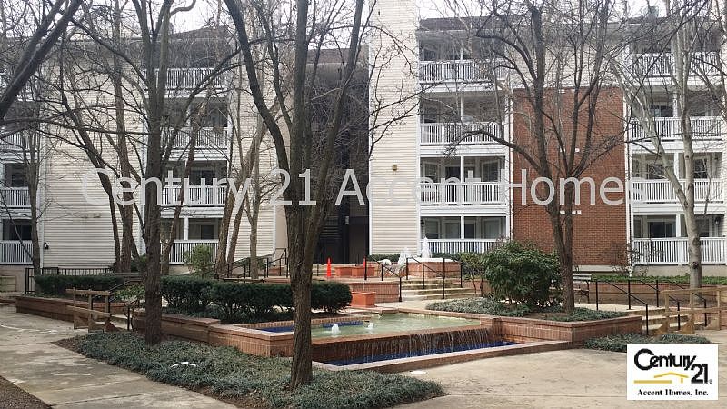 2nd image of 1504 Lincoln Way APT 303