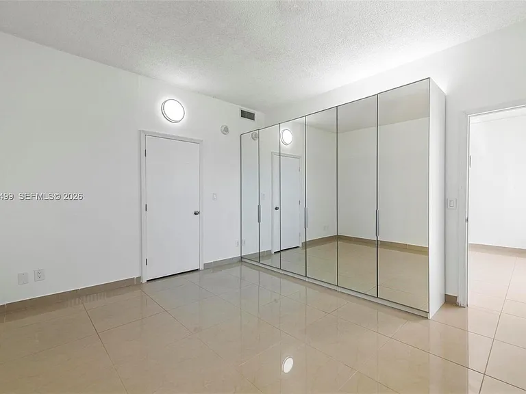 19380 Collins Ave #6 — Photo 16