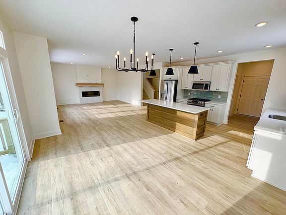 5th image of 5956 Braemoor Ct