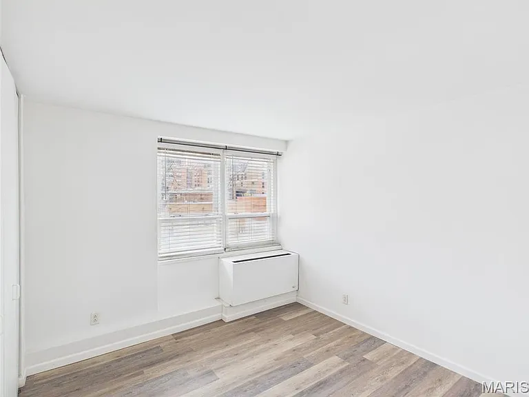 210 N 17th St #201 — Photo 9